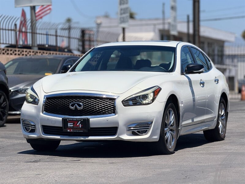 2015 INFINITI Q70 3.7 - Photo 3 - North Hills, CA 91343
