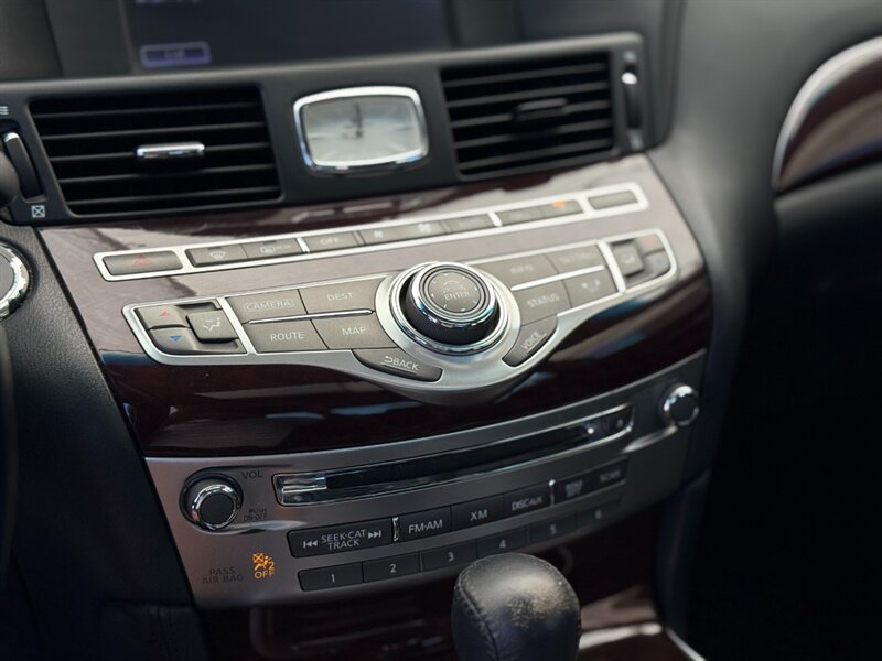 2015 INFINITI Q70 3.7 - Photo 12 - North Hills, CA 91343