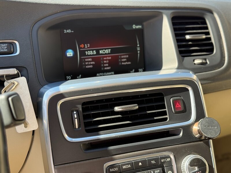 2016 Volvo S60 T5 Drive-E Premier   - Photo 13 - North Hills, CA 91343