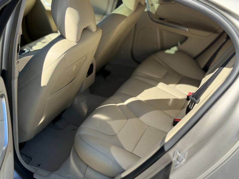 2016 Volvo S60 T5 Drive-E Premier   - Photo 16 - North Hills, CA 91343