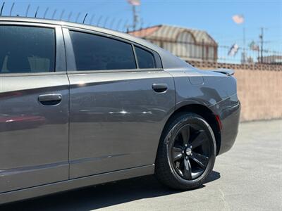 2017 Dodge Charger SXT   - Photo 6 - North Hills, CA 91343