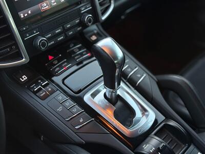 2017 Porsche Cayenne - Photo 18 - North Hills, CA 91343