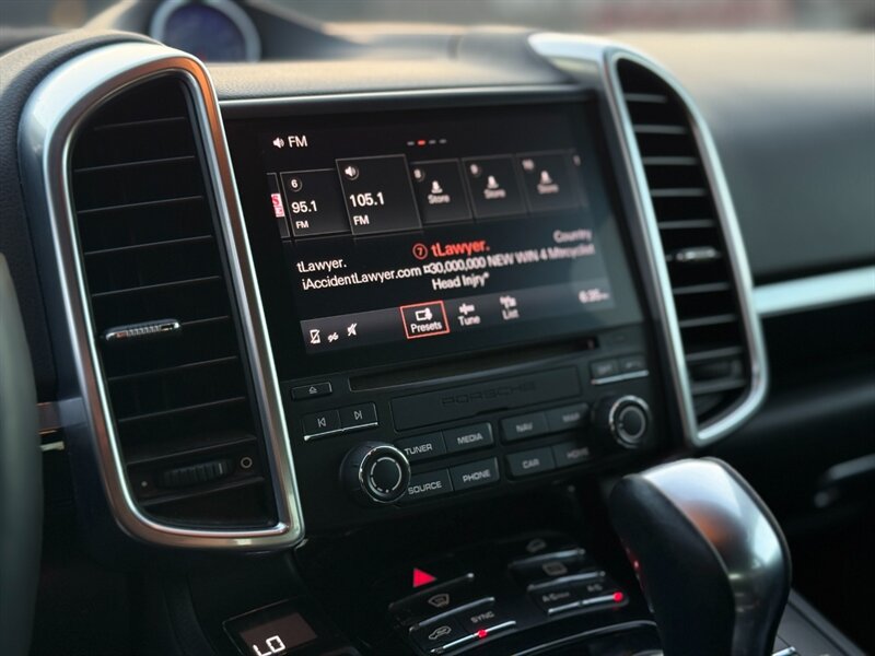 2017 Porsche Cayenne - Photo 16 - North Hills, CA 91343