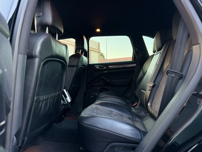 2017 Porsche Cayenne - Photo 21 - North Hills, CA 91343