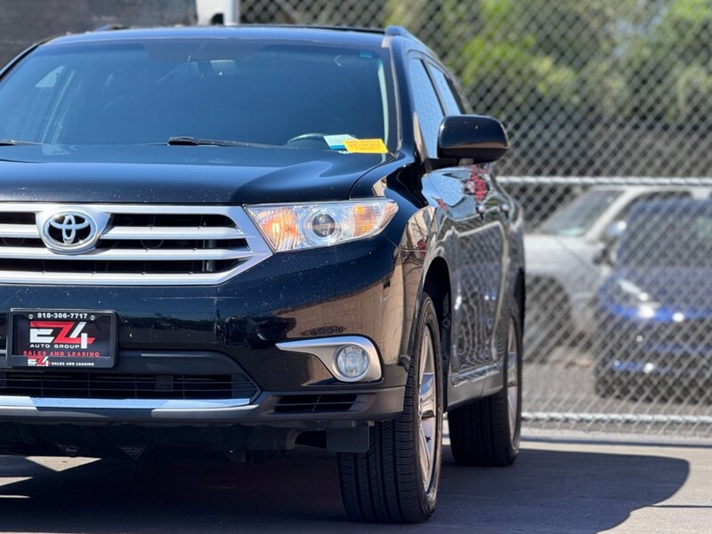 2012 Toyota Highlander Limited   - Photo 3 - North Hills, CA 91343