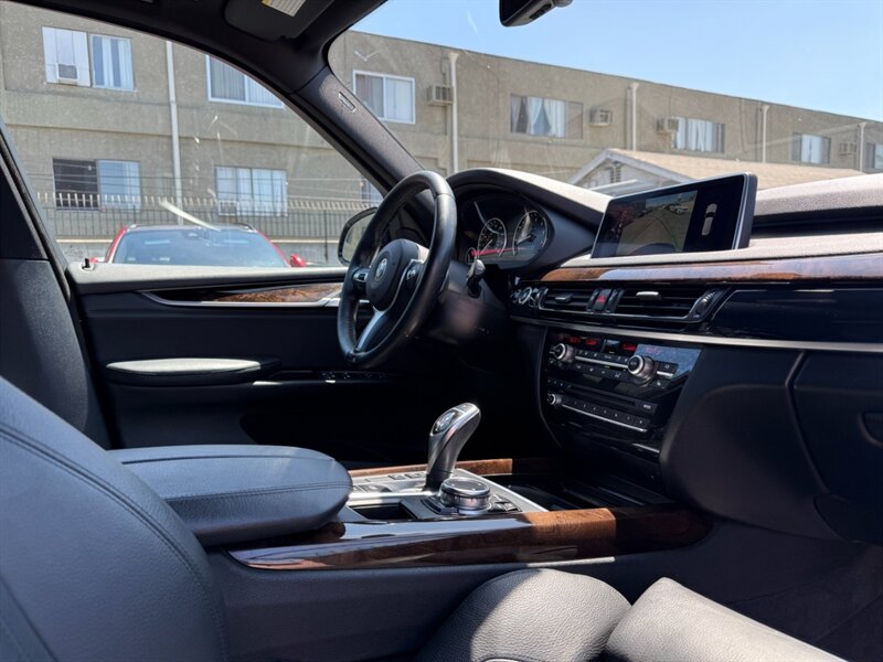 2015 BMW X5 sDrive35i - Photo 8 - North Hills, CA 91343