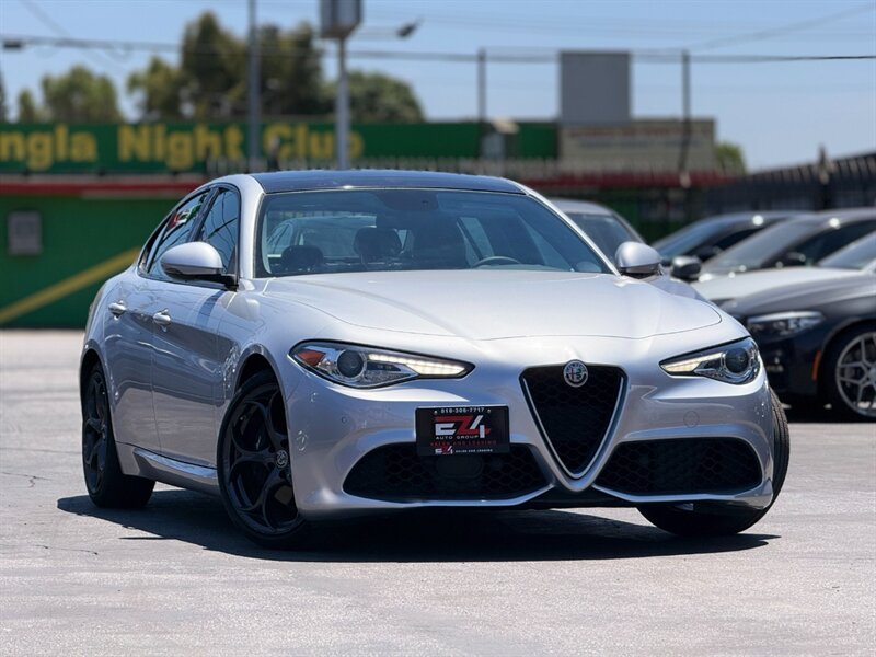 Silver 2017 Alfa Romeo Giulia Sedan Rear-Wheel Drive 8-Speed Automatic