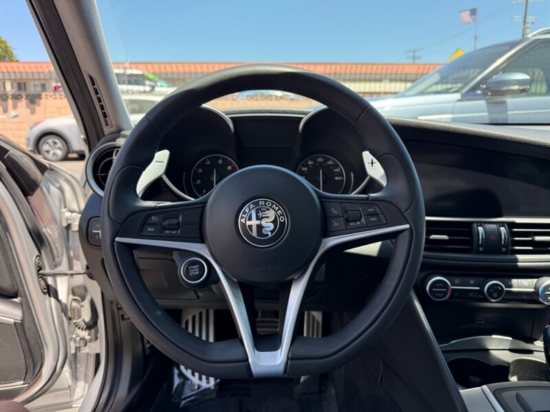 2017 Alfa Romeo Giulia Ti - Photo 17 - North Hills, CA 91343