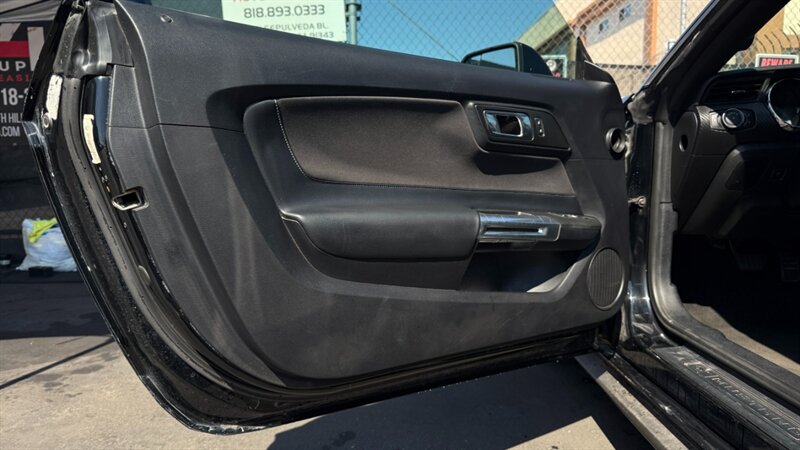 2016 Ford Mustang V6 - Photo 9 - North Hills, CA 91343