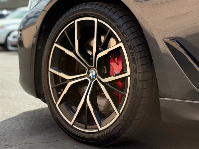 2022 BMW 540i   - Photo 8 - North Hills, CA 91343
