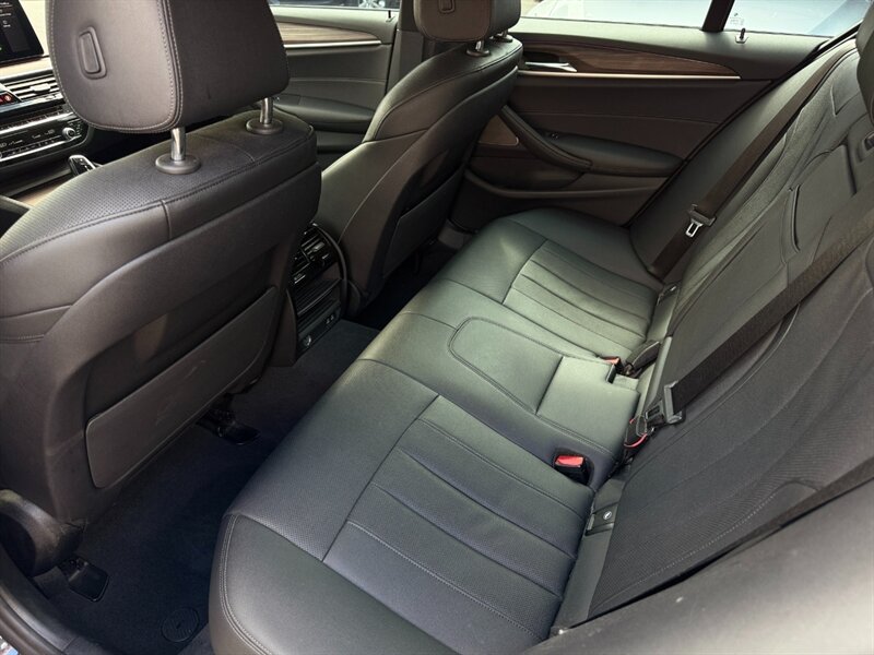 2022 BMW 540i   - Photo 16 - North Hills, CA 91343