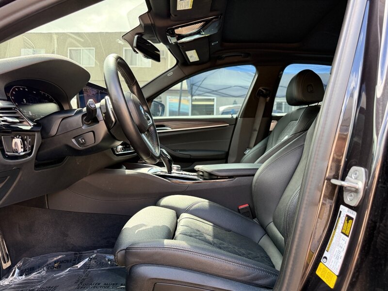 2022 BMW 540i   - Photo 10 - North Hills, CA 91343