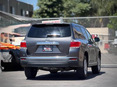 2013 Toyota Highlander   - Photo 6 - North Hills, CA 91343