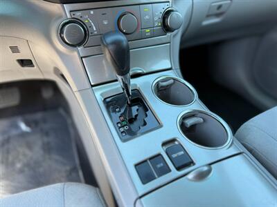 2013 Toyota Highlander   - Photo 13 - North Hills, CA 91343