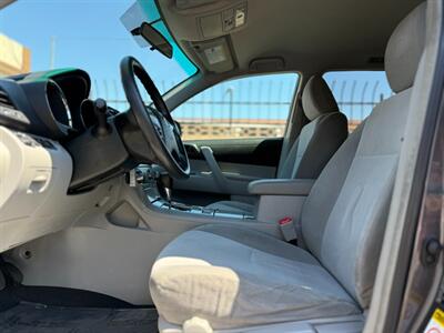 2013 Toyota Highlander   - Photo 10 - North Hills, CA 91343