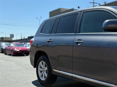 2013 Toyota Highlander   - Photo 8 - North Hills, CA 91343
