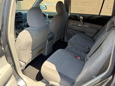 2013 Toyota Highlander   - Photo 11 - North Hills, CA 91343
