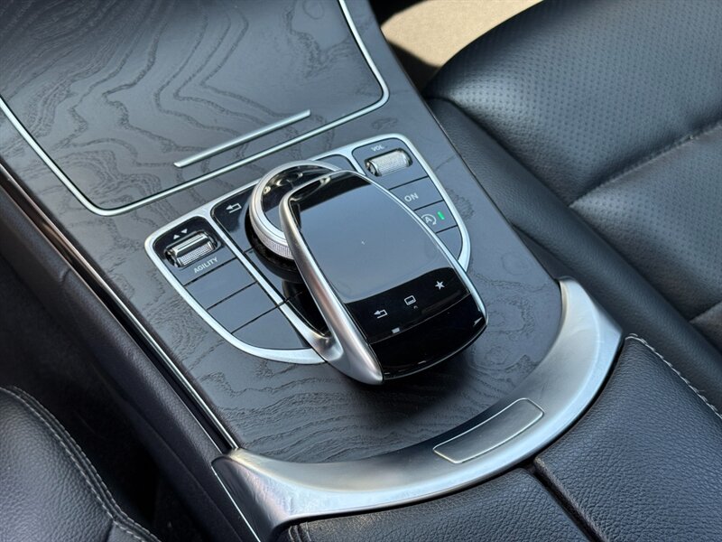 2015 Mercedes-Benz C 400 4MATIC - Photo 14 - North Hills, CA 91343