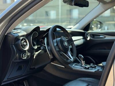 2018 Alfa Romeo Stelvio Sport   - Photo 11 - North Hills, CA 91343
