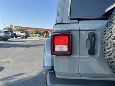 2023 Jeep Wrangler Rubicon   - Photo 9 - Edmonton, AB T5L 4H5