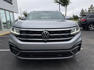 2021 Volkswagen Atlas Cross Sport V6 SEL Premium R-Line 4Mo - Photo 2 - Edmonton, AB T5L 4H5