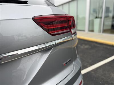 2021 Volkswagen Atlas Cross Sport V6 SEL Premium R-Line 4Mo - Photo 9 - Edmonton, AB T5L 4H5