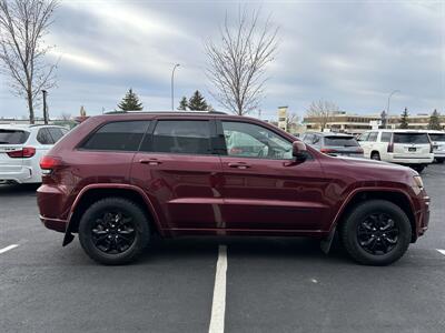 2018 Jeep Grand Cherokee Laredo   - Photo 17 - Edmonton, AB T5L 4H5