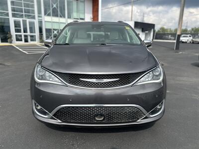 2017 Chrysler Pacifica Limited   - Photo 2 - Edmonton, AB T5L 4H5