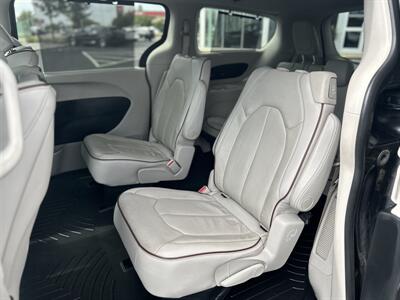 2017 Chrysler Pacifica Limited   - Photo 18 - Edmonton, AB T5L 4H5