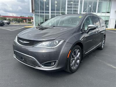 2017 Chrysler Pacifica Limited   - Photo 1 - Edmonton, AB T5L 4H5