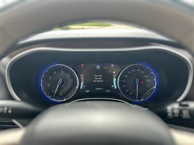2017 Chrysler Pacifica Limited   - Photo 13 - Edmonton, AB T5L 4H5