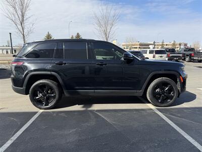 2023 Jeep Grand Cherokee Limited   - Photo 4 - Edmonton, AB T5L 4H5