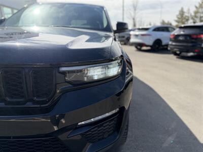 2023 Jeep Grand Cherokee Limited   - Photo 10 - Edmonton, AB T5L 4H5