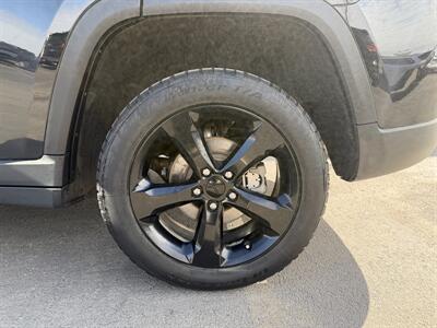 2023 Jeep Grand Cherokee Limited   - Photo 9 - Edmonton, AB T5L 4H5