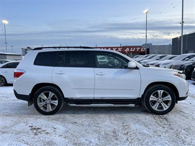 2011 Toyota Highlander Command Start | Backup Camera | Heated Seats |   - Photo 4 - Edmonton, AB T5S 1R1