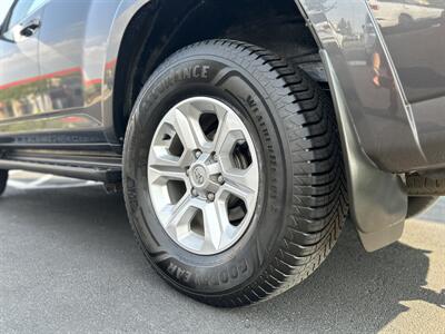 2015 Toyota 4Runner SR5 Premium   - Photo 12 - Edmonton, AB T5L 4H5