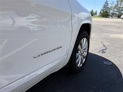 2017 Jeep Cherokee Overland - Photo 10 - Edmonton, AB T5L 4H5