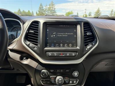 2017 Jeep Cherokee Overland - Photo 15 - Edmonton, AB T5L 4H5