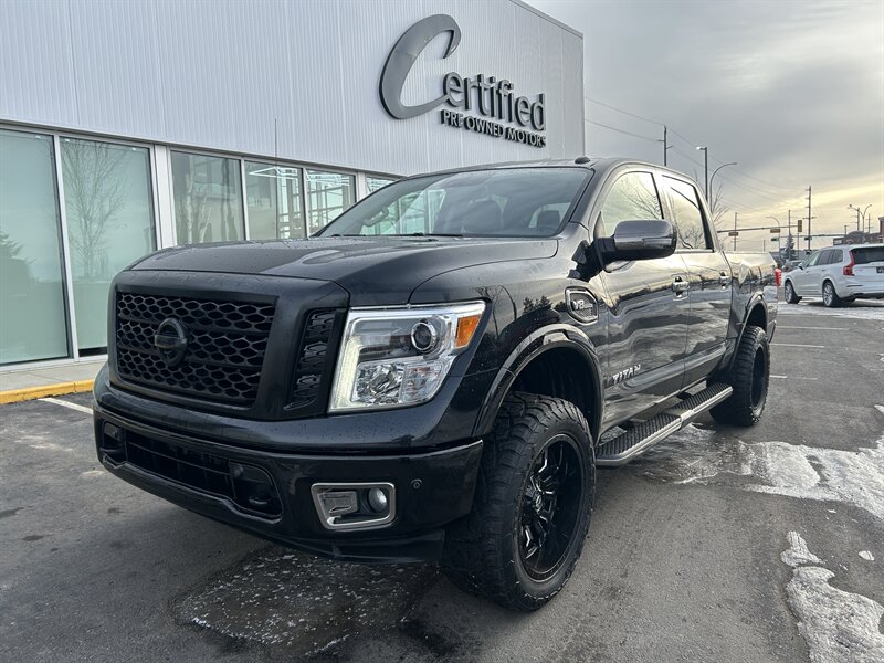 2017 Nissan Titan Platinum Reserve Crew Cab 4WD