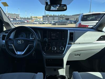 2019 Toyota Sienna LE Mobility 7-Passenger   - Photo 10 - Edmonton, AB T5S 1R1