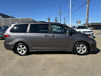 2019 Toyota Sienna LE Mobility 7-Passenger   - Photo 4 - Edmonton, AB T5S 1R1