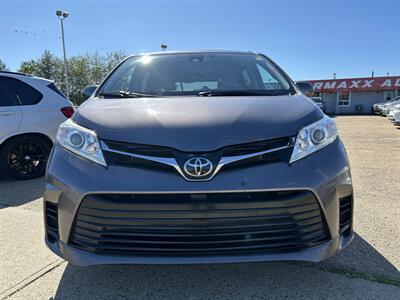 2019 Toyota Sienna LE Mobility 7-Passenger   - Photo 2 - Edmonton, AB T5S 1R1