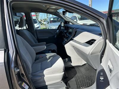 2019 Toyota Sienna LE Mobility 7-Passenger   - Photo 16 - Edmonton, AB T5S 1R1