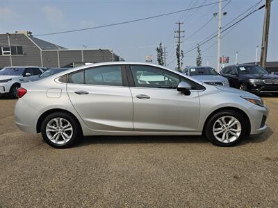 2019 Chevrolet Cruze LT   - Photo 4 - Edmonton, AB T5S 1R1