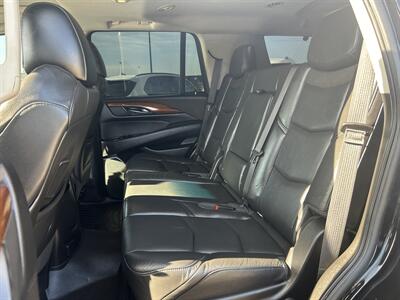 2018 Cadillac Escalade Luxury | 8 PASSENGER | REMOTE STARTER   - Photo 13 - Edmonton, AB T5S 1R1