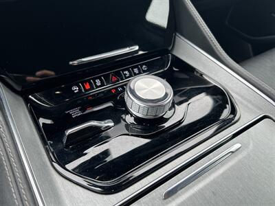 2023 Jeep Wagoneer Series II   - Photo 15 - Edmonton, AB T5L 4H5