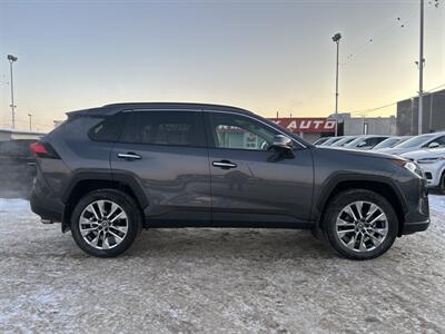 2019 Toyota RAV4 Limited | Loaded | Backup Cam | Navigation |   - Photo 4 - Edmonton, AB T5S 1R1