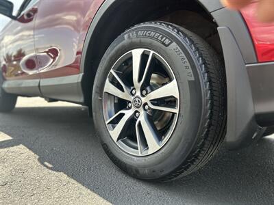 2018 Toyota RAV4 LE   - Photo 12 - Edmonton, AB T5L 4H5