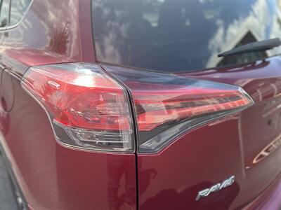2018 Toyota RAV4 LE   - Photo 11 - Edmonton, AB T5L 4H5