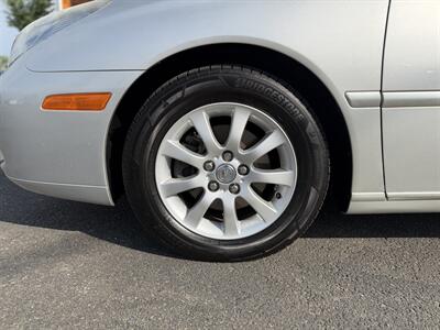 2003 Lexus ES 300 - Photo 9 - Edmonton, AB T5L 4H5